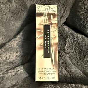 Fenty Beauty Stunna Lip Paint - Unbotton 02